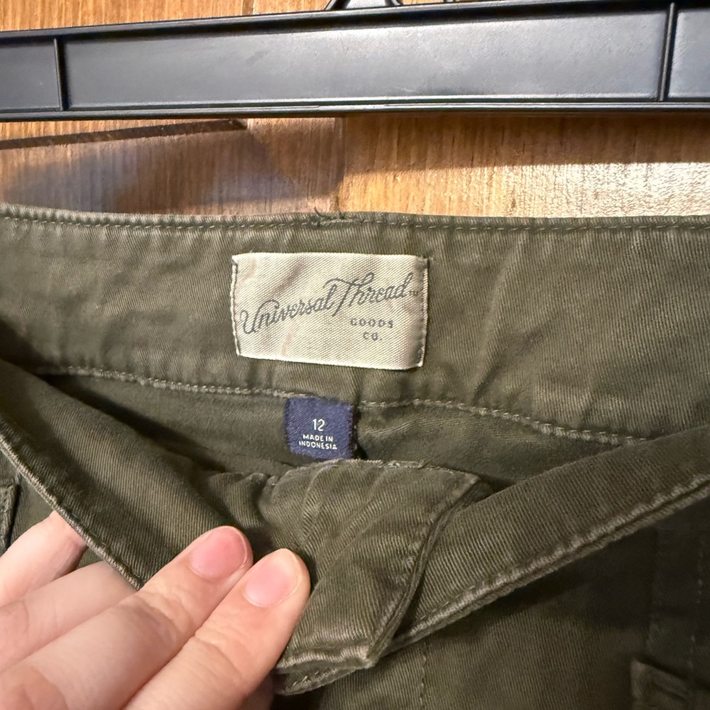 Universal Thread Olive Cropped Straight Pants - image 4
